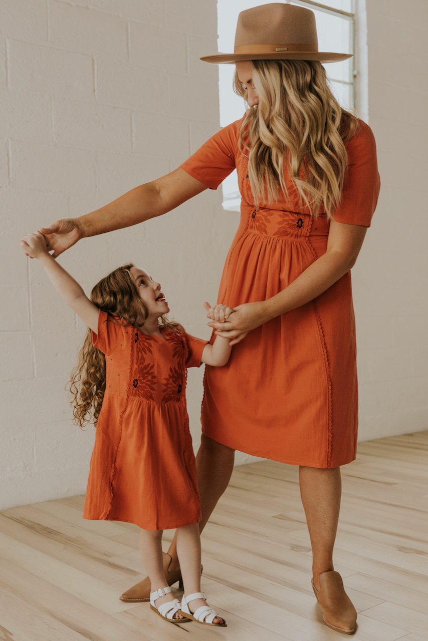 Red Flower Short Sleeve Dresses | ROOLEE