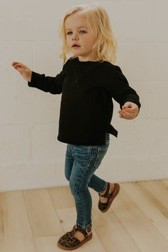 Simple Sweater for Spring | ROOLEE