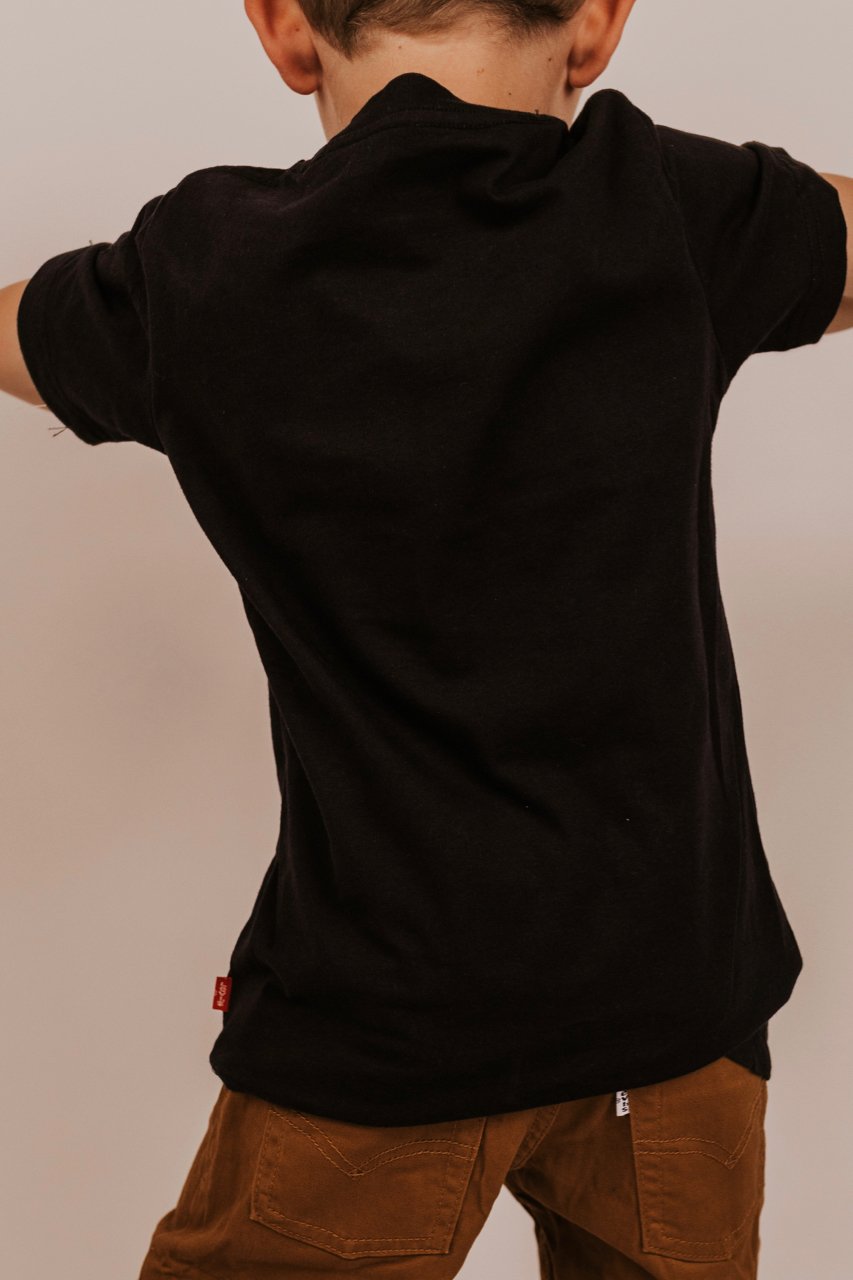 Black Levi's Tee | ROOLEE