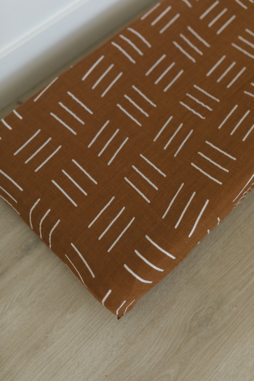 Simple and modern baby crib sheet | ROOLEE