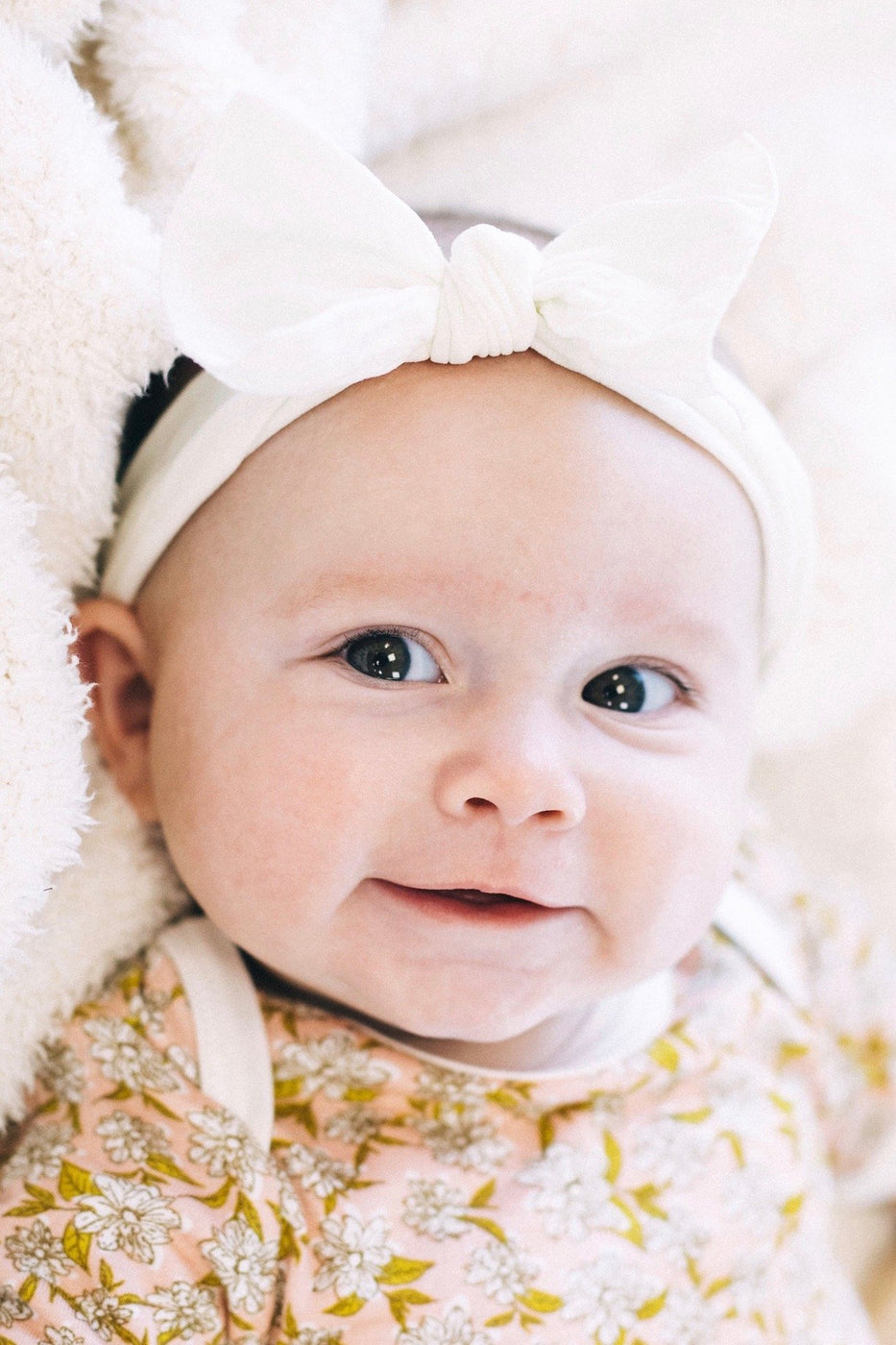 Aurra Baby Bow Headband in White | ROOLEE