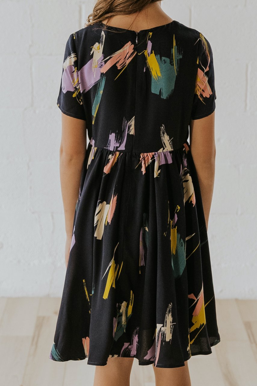 Retro Chic Outfits for Girls | ROOLEE