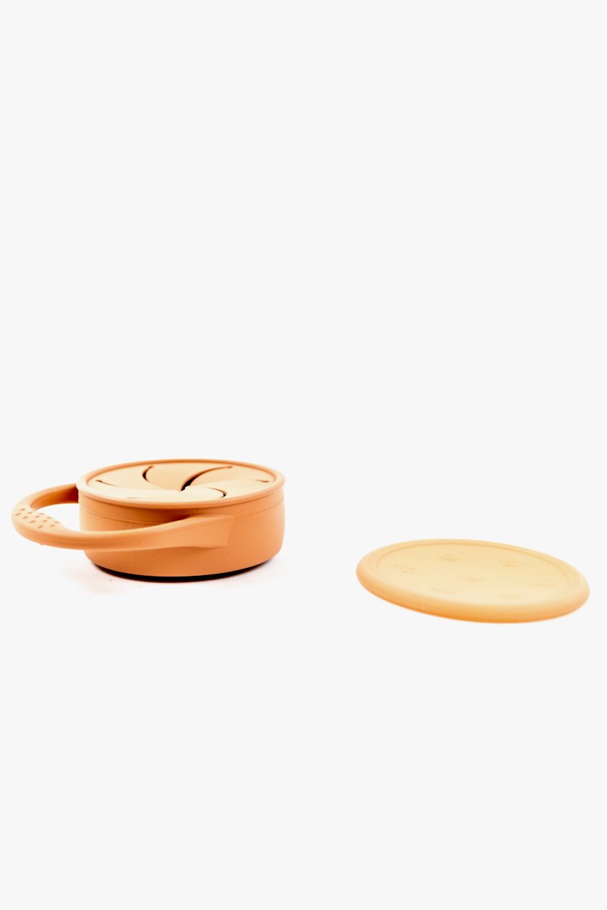 Kids silicone foldable snack cup for travel | ROOLEE