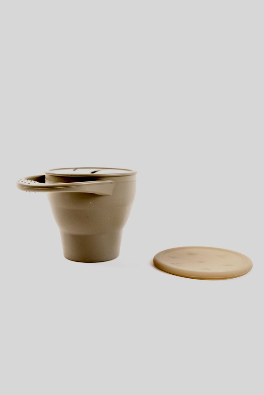 Kids silicone foldable snack cup for travel | ROOLEE
