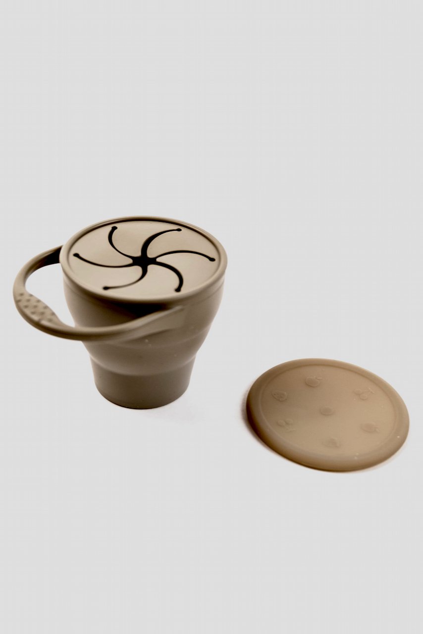 Kids silicone foldable snack cup for travel | ROOLEE