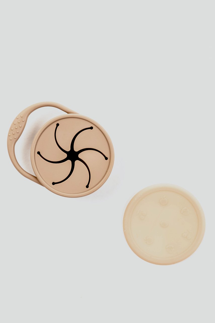 Kids silicone foldable snack cup for travel | ROOLEE