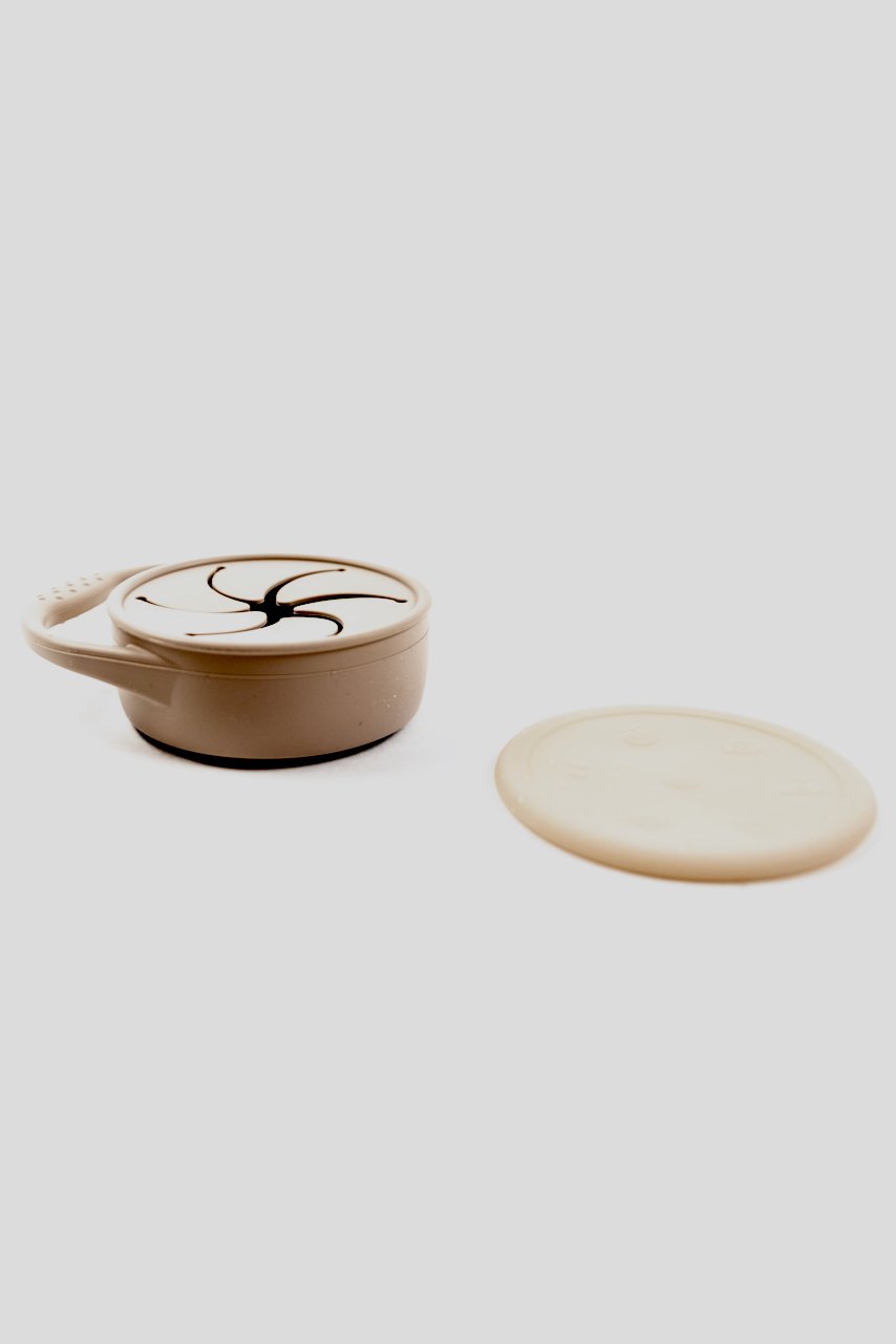Kids silicone foldable snack cup for travel | ROOLEE