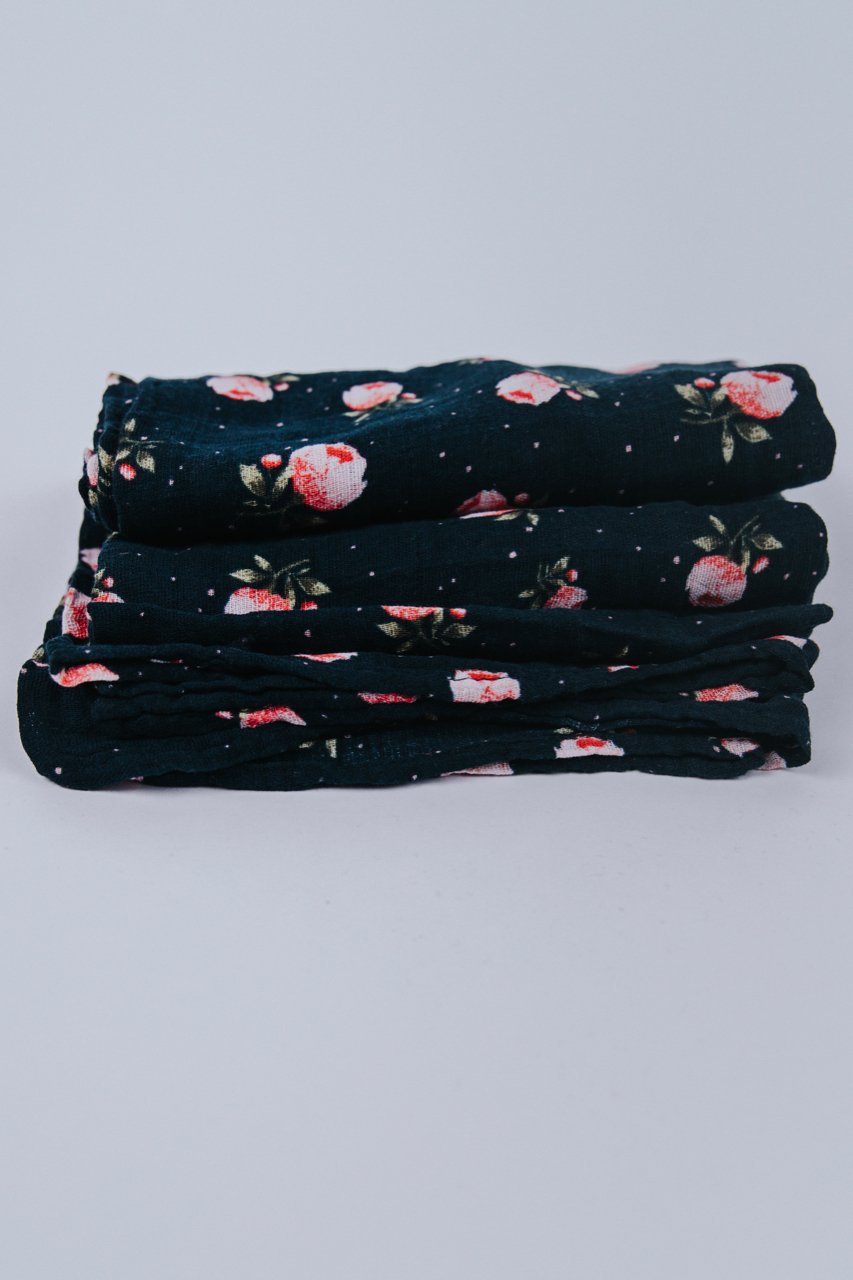 Rose Cotton Swaddle | ROOLEE