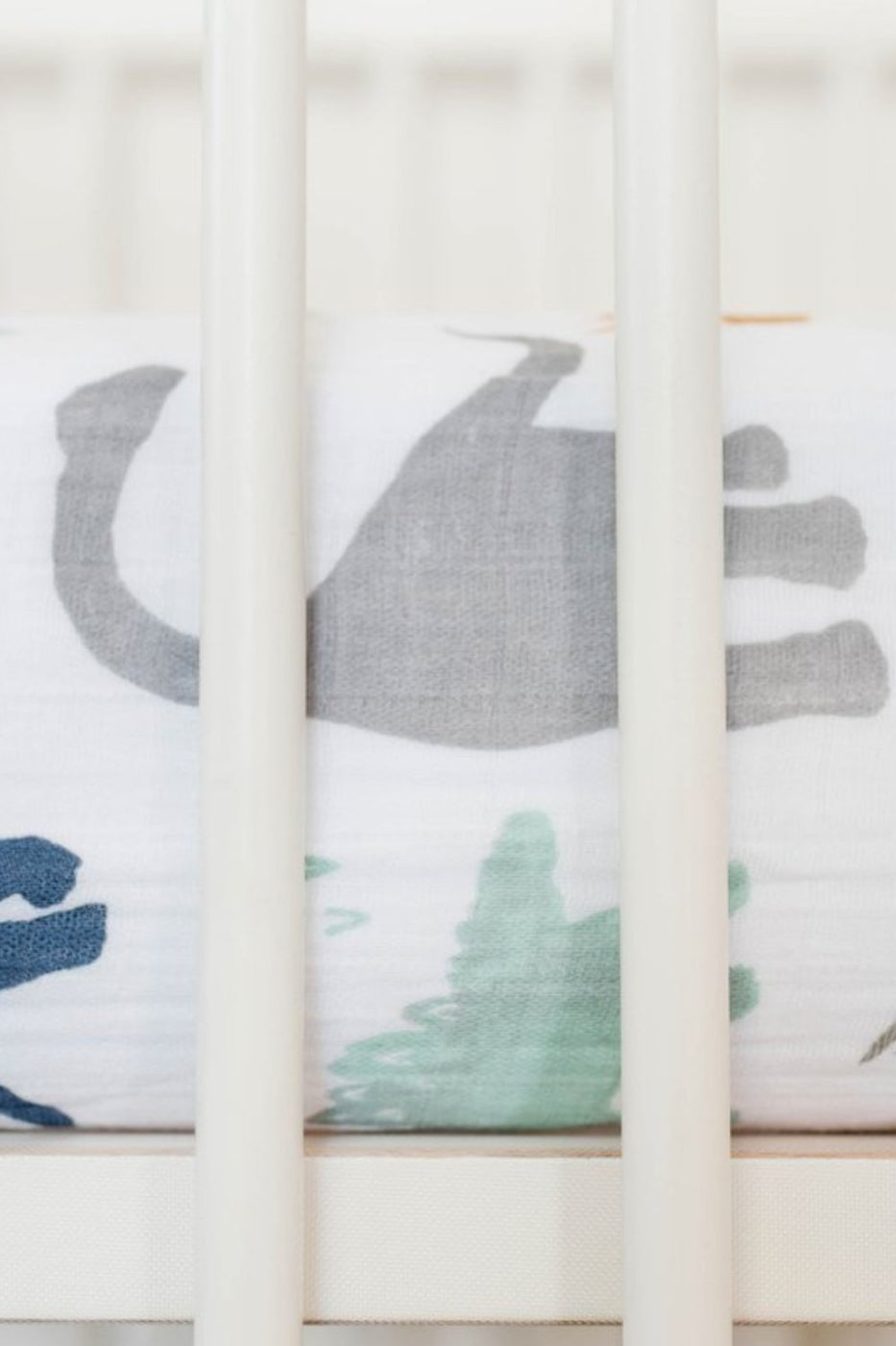 dino-friends-crib-sheet